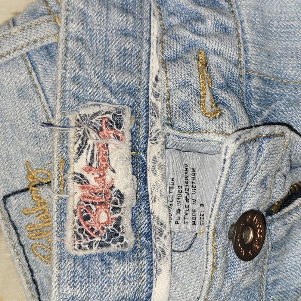 Billabong light denim cut off jean shorts - Picture 4 of 4